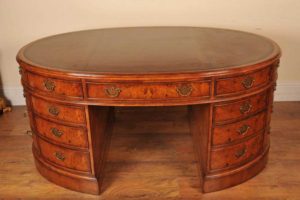 核桃维多利亚卵石合作伙伴办公桌