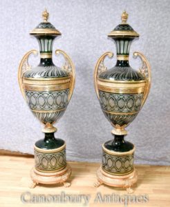 双XL法国帝国切割玻璃Urns建筑花瓶