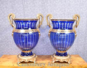 双蓝色法国帝国球茎花瓶缸镀金夹具