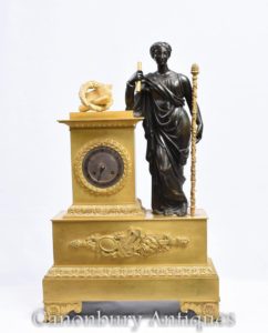 古色古香的法兰西帝国镀金青铜衬肩时钟