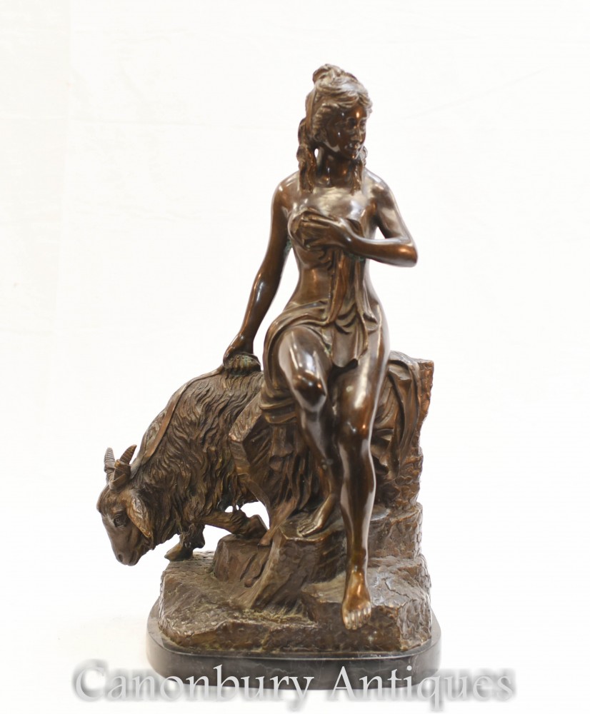 古典青铜戴安娜弓箭手和公羊雕像-罗马猎人艺术